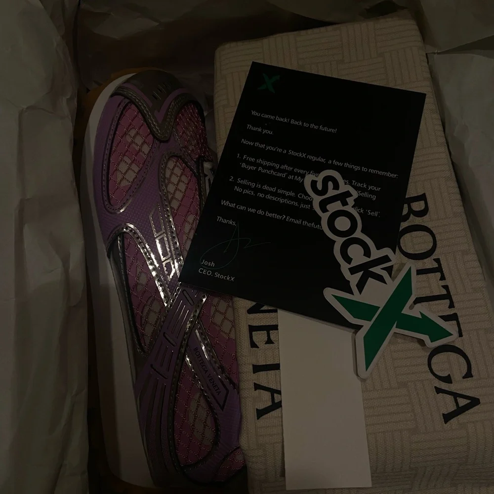 Bottega Veneta Women's Lavender Sneakers - Picture 1 of 2